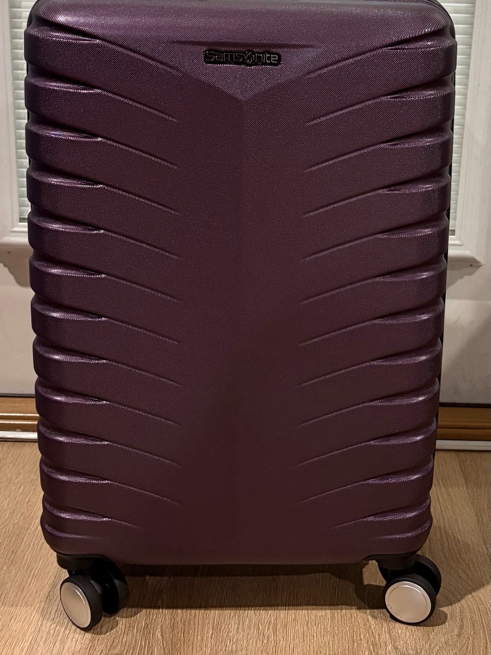 Samsonite Pivot 3 carry on-Plum unisex New No Tags